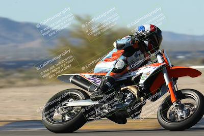 media/Jan-15-2026-Racers Edge (Thu) [[dfebeb70ab]]/3-B Group/Session 1 Turn 8/